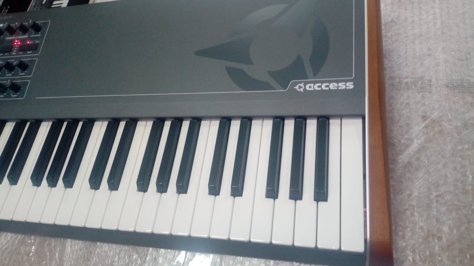 ACCESS VIRUS TI2 / THON FLIGHT CASE / SYNTHCLOUD LIBRARIES