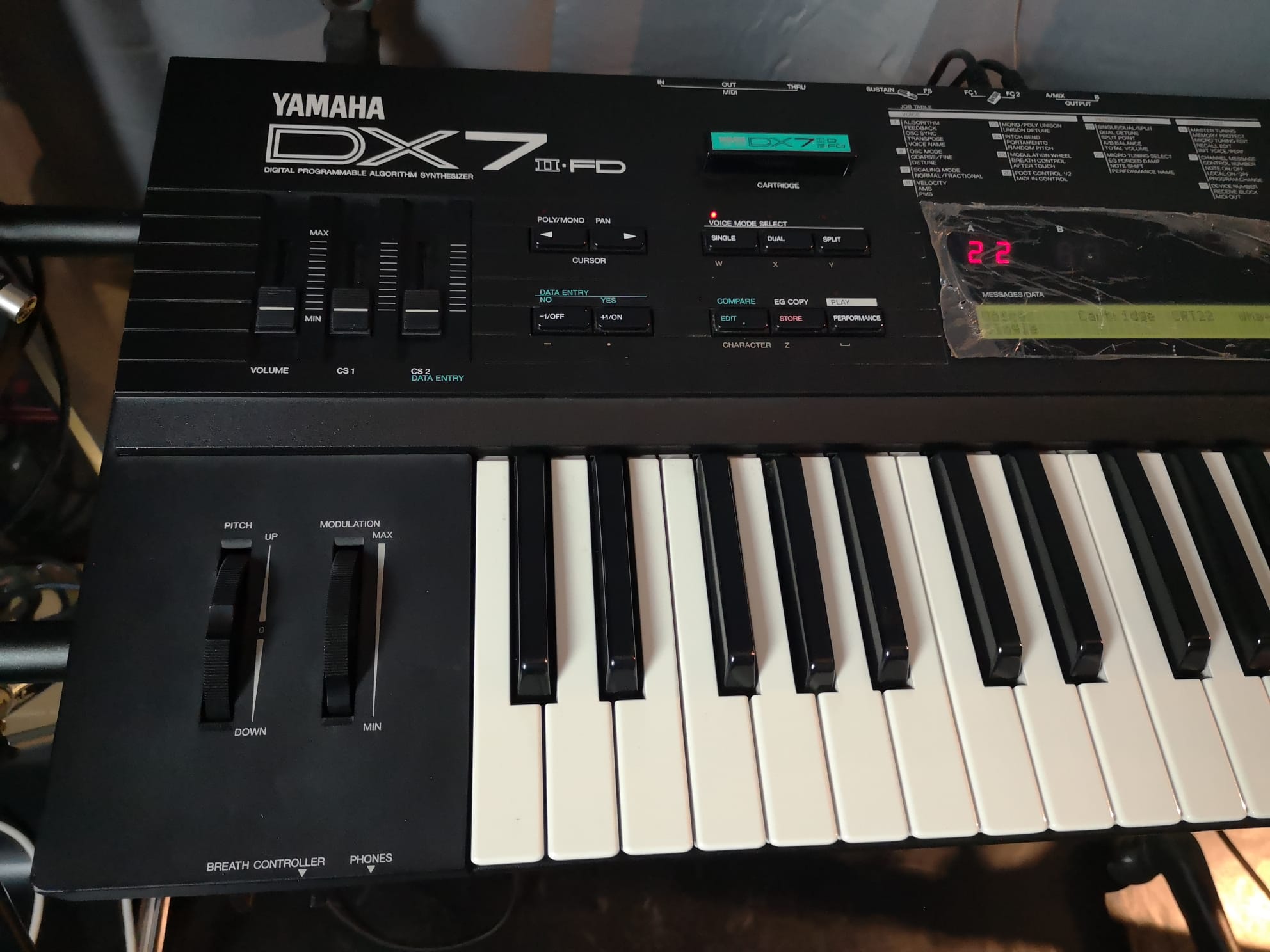 DX7 II FD 16-Voice Synthesizer with Card and Hard Case