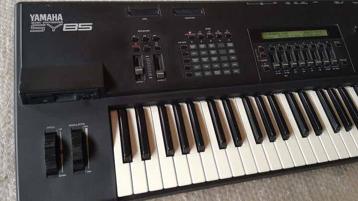 Yamaha SY85 synth 61 keys vintage - sy 85 sy-85