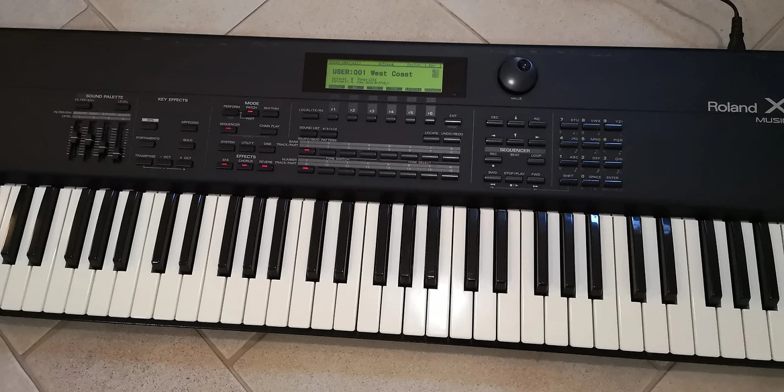 Roland XP-80 76-Key 64-Voice Music Workstation xp80 xp 80