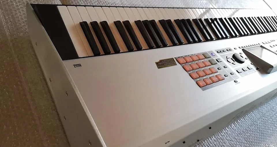 ROLAND FANTOM X8 SYNTH / Synthonia libraries