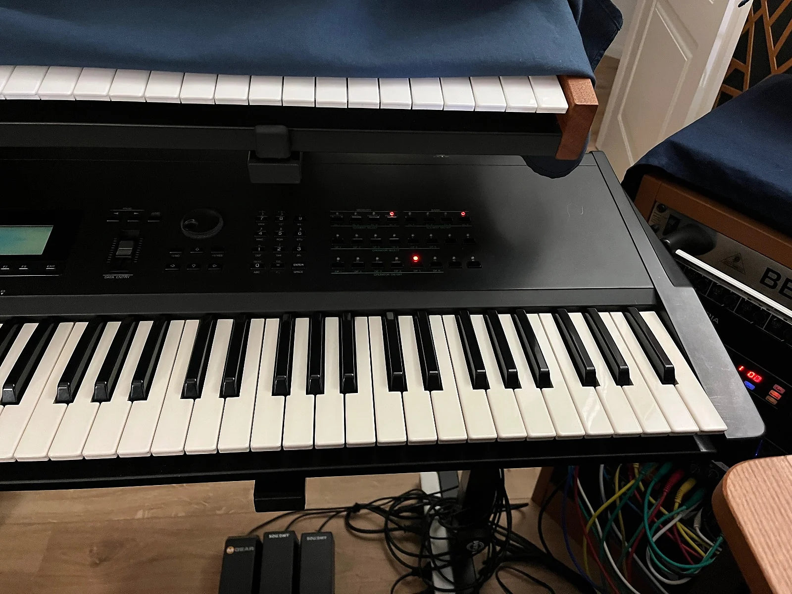 Yamaha SY99 FM Vintage Synth 76 keys