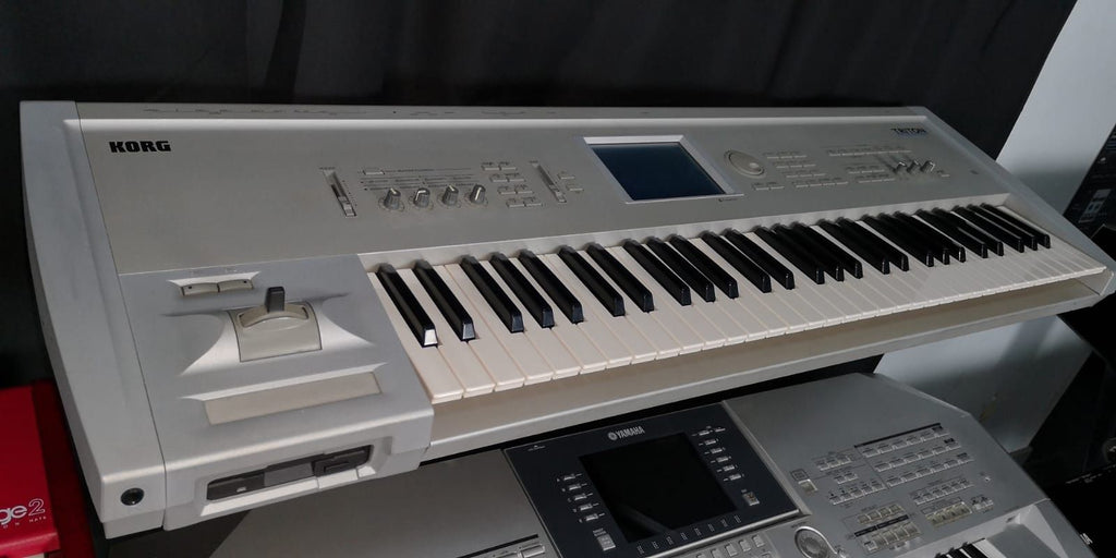 Korg triton clasik 2024 .studio trinity