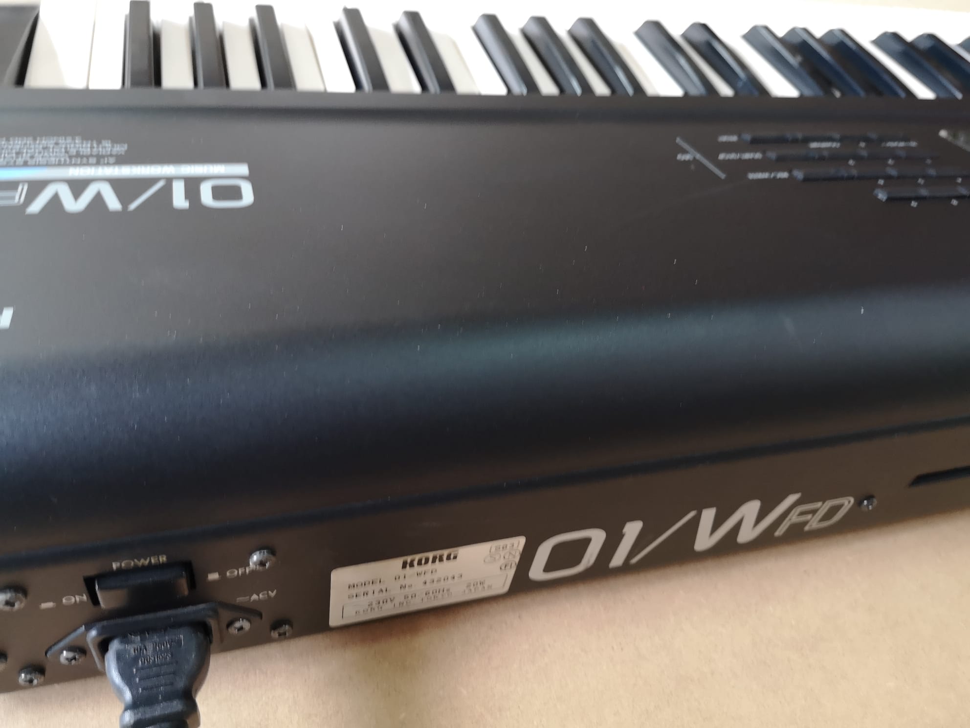 Korg 01/W FD Music Workstation Synthesizer in Very Good Condition 